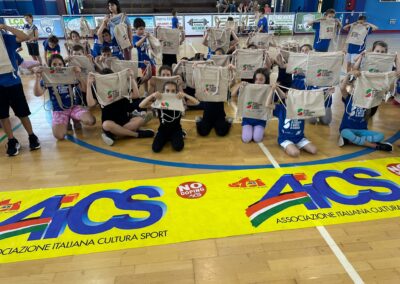 Sport di squadra e gioco a scuola, a Valli di Chioggia oltre 200 bambini e genitori della primaria Ballarin salutano il progetto nazionale con una giornata di multisport