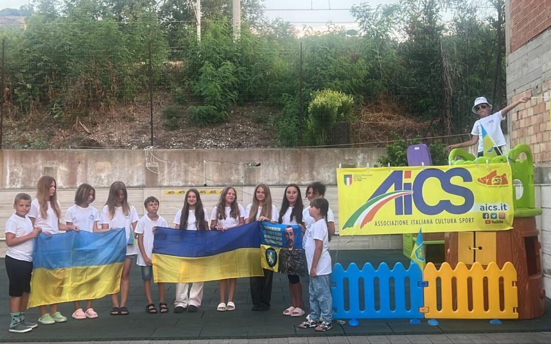 AiCS Ungheria, vacanze italiane per 18 orfani di guerra. Il racconto dei volontari: “Così proviamo a far dimenticare loro gli orrori del conflitto”