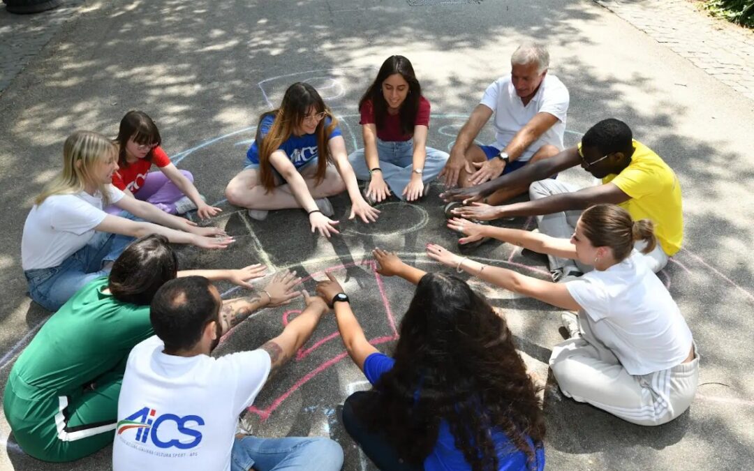 Giornata Nazionale del Servizio civile Universale, Molea (AiCS): “Bene unico, coi giovani volontari, portiamo innovazione, rigenerazione e slancio nei territori”