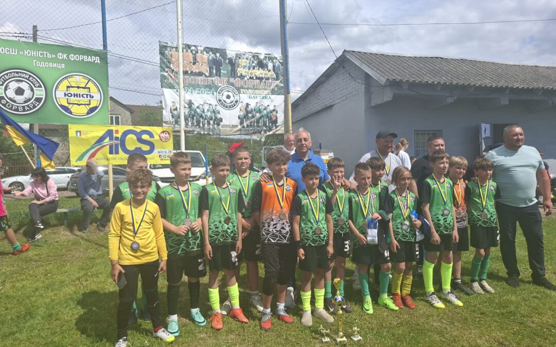 AiCS Casa Italia Ucraina, a Sokilnyky il calcio Under 11 diventa messaggio di pace