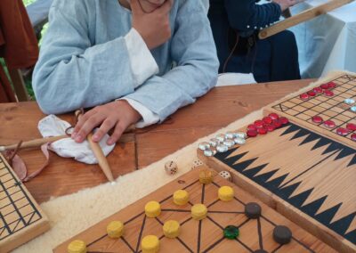 “Ioca et Labora”, ai Parchi della Val di Cornia la storia si vive: giochi e mestieri del Medioevo tornano a San Silvestro